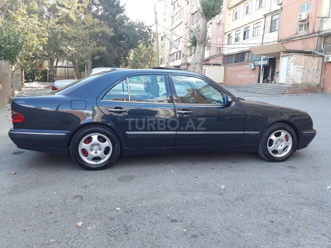 Mercedes E 240 2000, 291,000 km - 2.4 l - Bakı