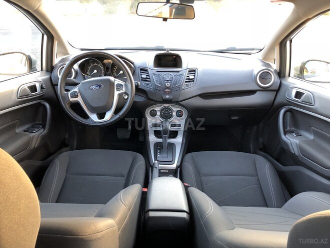 Ford Fiesta 2015, 49,900 km - 1.6 l - Bakı