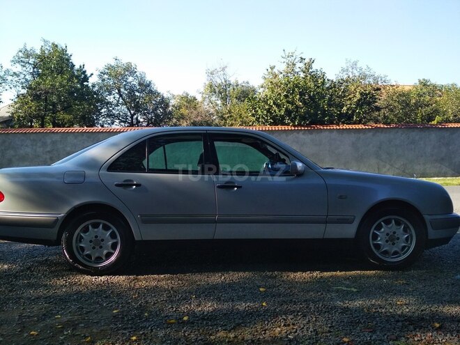 Mercedes E 230 1996, 360,000 km - 2.3 l - Zaqatala