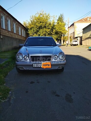Mercedes E 230 1996, 360,000 km - 2.3 l - Zaqatala
