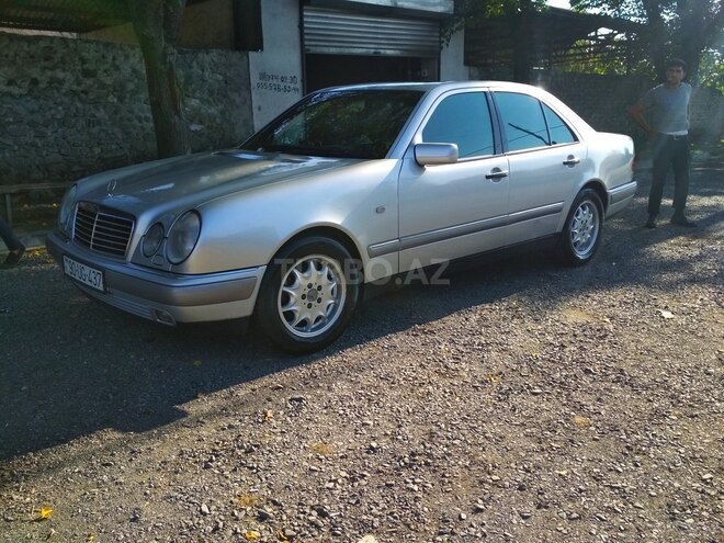 Mercedes E 230 1996, 360,000 km - 2.3 l - Zaqatala