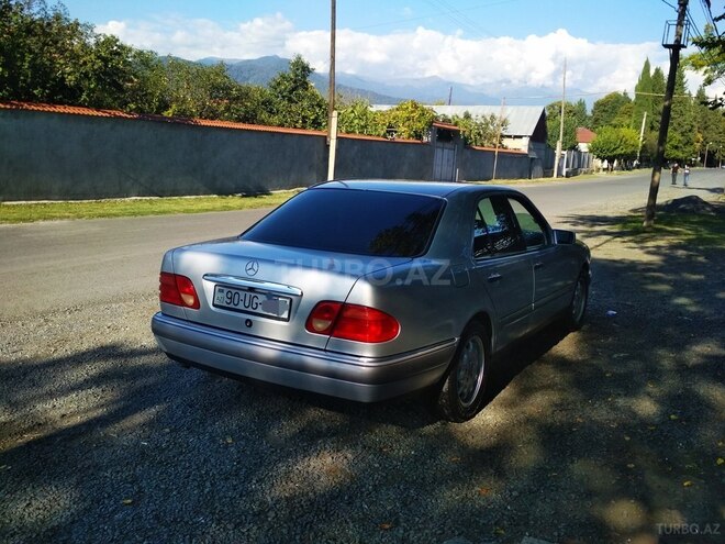 Mercedes E 230 1996, 360,000 km - 2.3 l - Zaqatala
