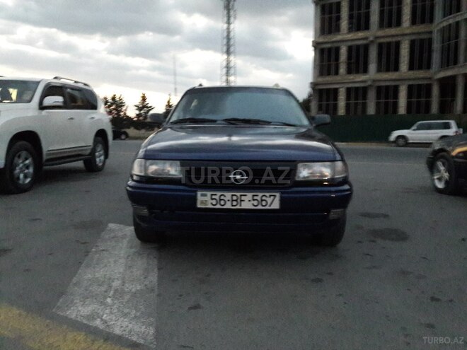 Opel Astra 1995, 235,000 km - 1.6 л - Sumqayıt