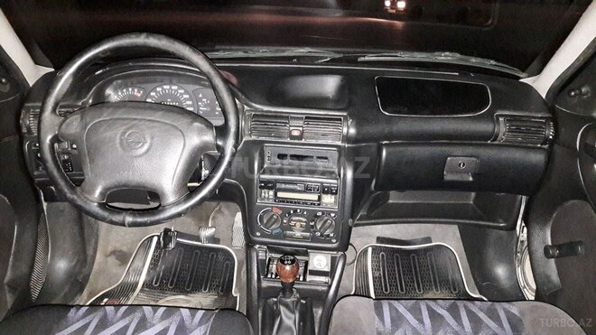 Opel Astra 1995, 235,000 km - 1.6 л - Sumqayıt