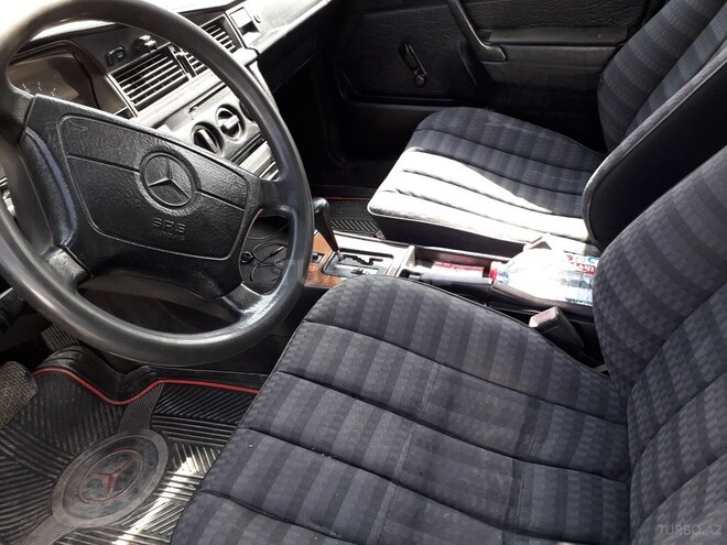 Mercedes 190 1992, 242,000 km - 1.8 л - Bakı