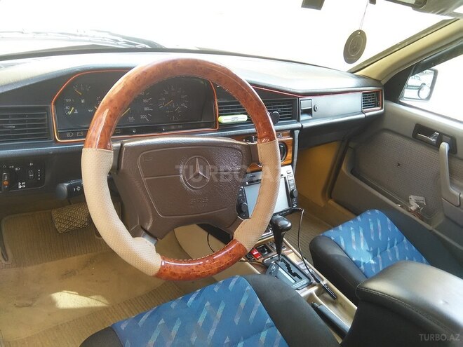 Mercedes 190 1990, 500,000 km - 2.5 l - Astara