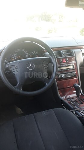 Mercedes E 280 2001, 210,000 km - 2.8 l - Bakı