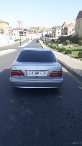 Mercedes E 280 2001, 210,000 km - 2.8 l - Bakı