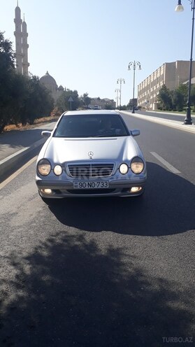 Mercedes E 280 2001, 210,000 km - 2.8 l - Bakı