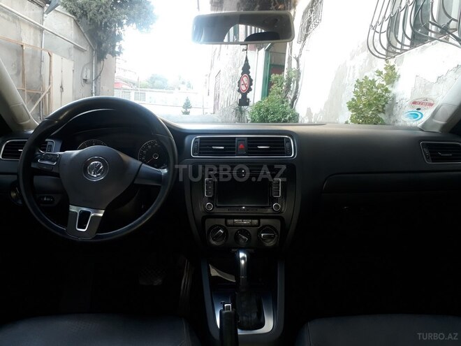 Volkswagen Jetta 2011, 74,000 km - 2.5 l - Bakı
