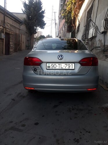 Volkswagen Jetta 2011, 74,000 km - 2.5 l - Bakı