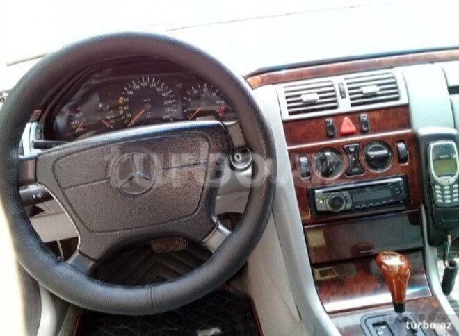 Mercedes E 230 1996, 300,000 km - 2.3 l - Bakı