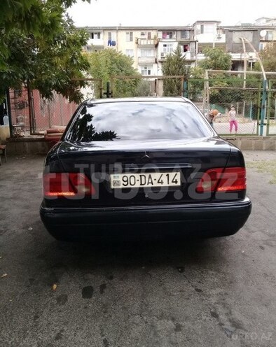 Mercedes E 230 1996, 300,000 km - 2.3 l - Bakı