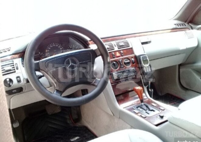 Mercedes E 230 1996, 300,000 km - 2.3 l - Bakı