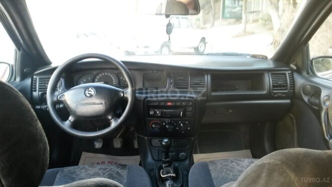 Opel Vectra 1996, 210,000 km - 1.6 l - Bakı