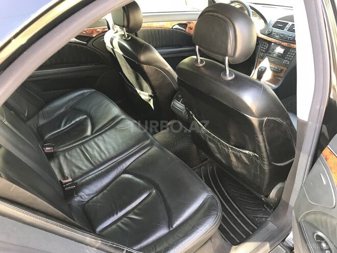 Mercedes E 320 2004, 265,000 km - 3.2 l - Bakı
