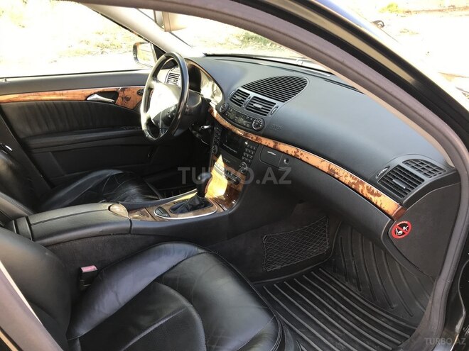 Mercedes E 320 2004, 265,000 km - 3.2 l - Bakı