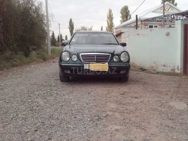 Mercedes E 240 2000, 252,000 km - 2.0 l - Saatlı