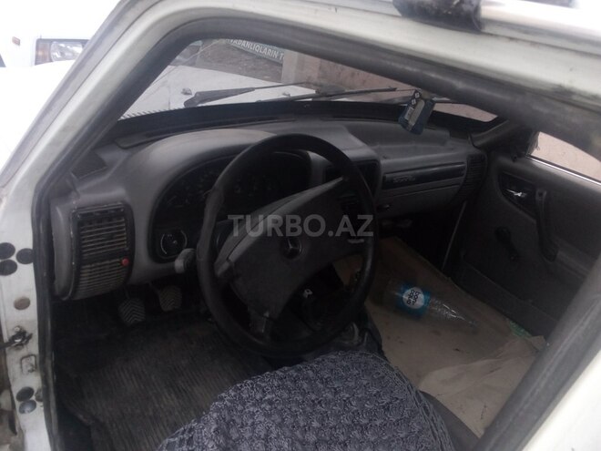 GAZ 3110 2000, 150,000 km - 2.4 l - Quba