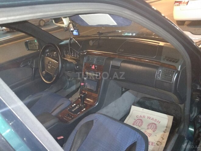 Mercedes E 230 1995, 420,000 km - 2.3 л - Bakı