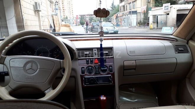 Mercedes C 230 1998, 272,000 km - 2.3 l - Bakı
