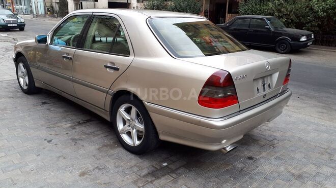 Mercedes C 230 1998, 272,000 km - 2.3 l - Bakı