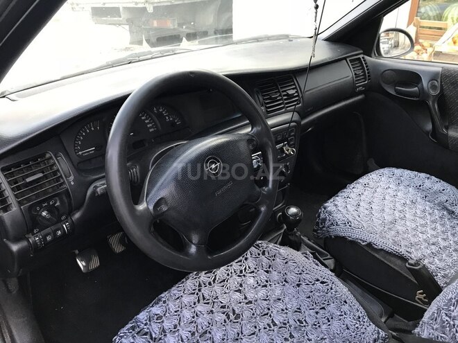 Opel Vectra 1996, 220,000 km - 1.6 л - Bakı
