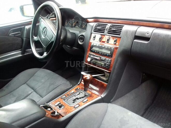 Mercedes E 240 1998, 345,200 km - 2.4 l - Bakı