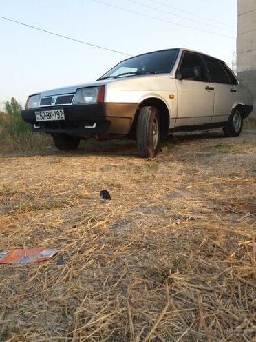 LADA (VAZ) 21099 2004, 110,870 km - 0.2 l - Salyan