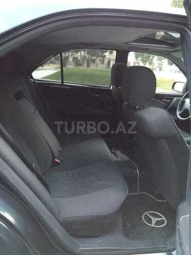 Mercedes E 220 2000, 330,000 km - 2.2 l - Bakı