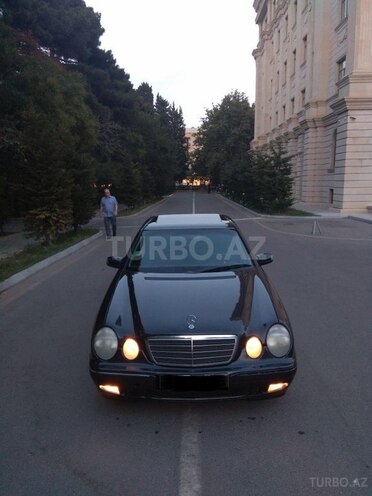 Mercedes E 220 2000, 330,000 km - 2.2 l - Bakı