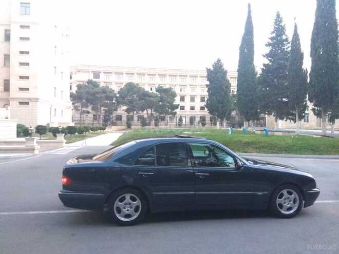 Mercedes E 220 2000, 330,000 km - 2.2 l - Bakı