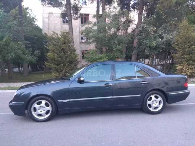 Mercedes E 220 2000, 330,000 km - 2.2 l - Bakı