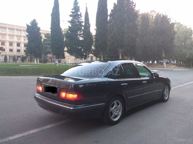Mercedes E 220 2000, 330,000 km - 2.2 l - Bakı