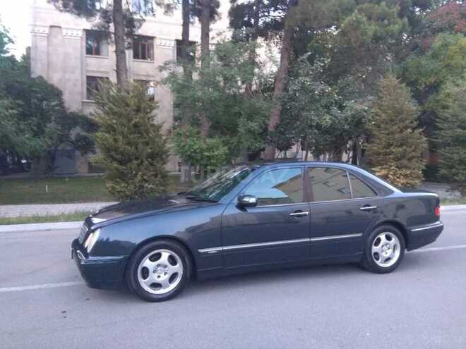 Mercedes E 220 2000, 330,000 km - 2.2 l - Bakı