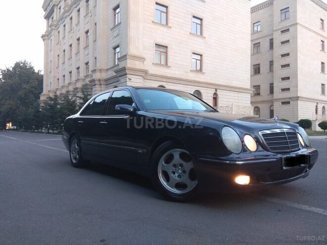 Mercedes E 220 2000, 330,000 km - 2.2 l - Bakı