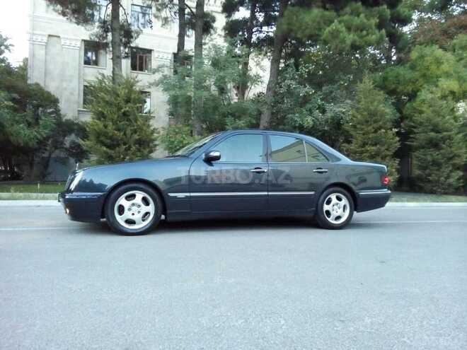 Mercedes E 220 2000, 330,000 km - 2.2 l - Bakı