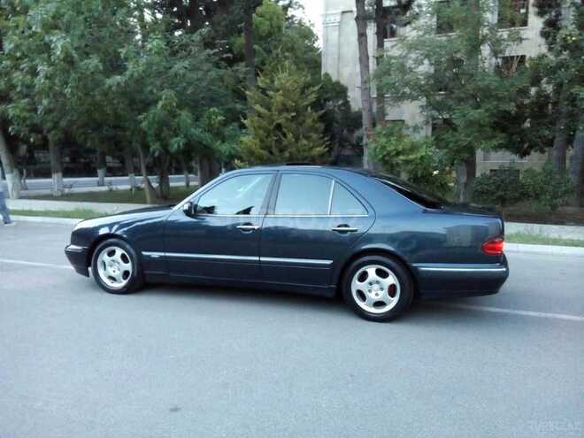Mercedes E 220 2000, 330,000 km - 2.2 l - Bakı