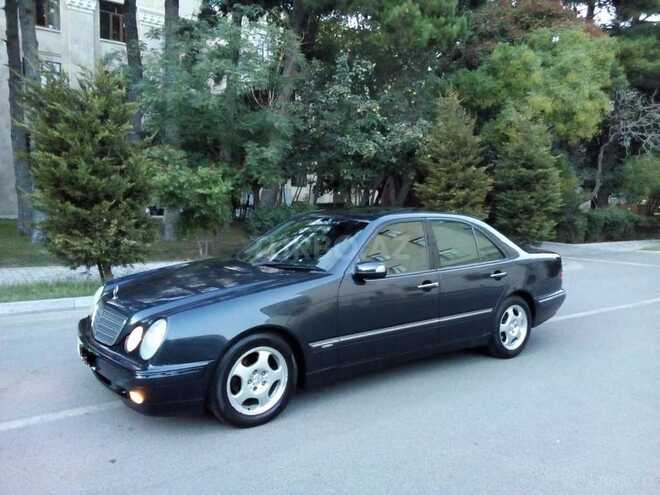 Mercedes E 220 2000, 330,000 km - 2.2 l - Bakı