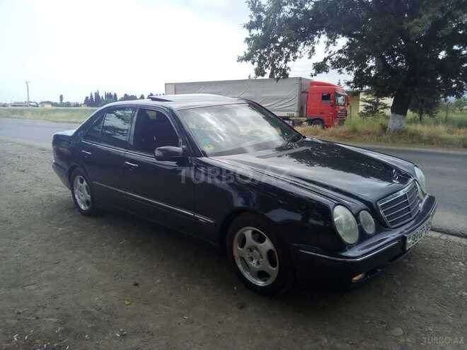 Mercedes E 220 2000, 331,000 km - 2.2 л - Bakı