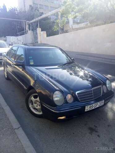 Mercedes E 220 2000, 331,000 km - 2.2 л - Bakı