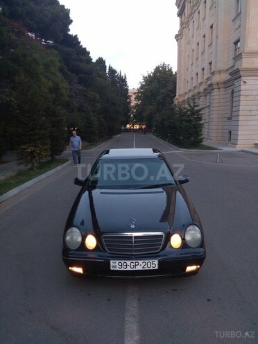 Mercedes E 220 2000, 331,000 km - 2.2 л - Bakı