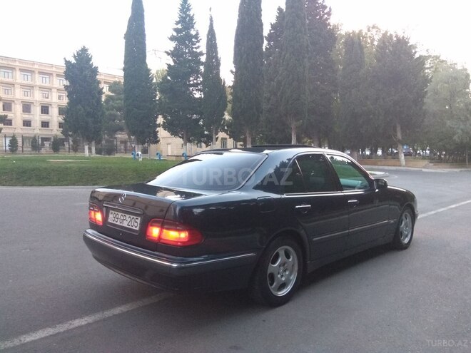 Mercedes E 220 2000, 331,000 km - 2.2 л - Bakı