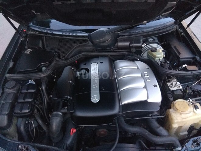 Mercedes E 220 2000, 331,000 km - 2.2 л - Bakı