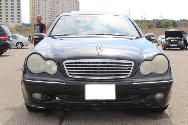 Mercedes C 240 2004, 330,224 km - 2.6 l - Bakı