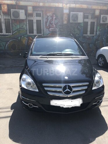 Mercedes B 180 2009, 93,090 km - 1.7 l - Bakı