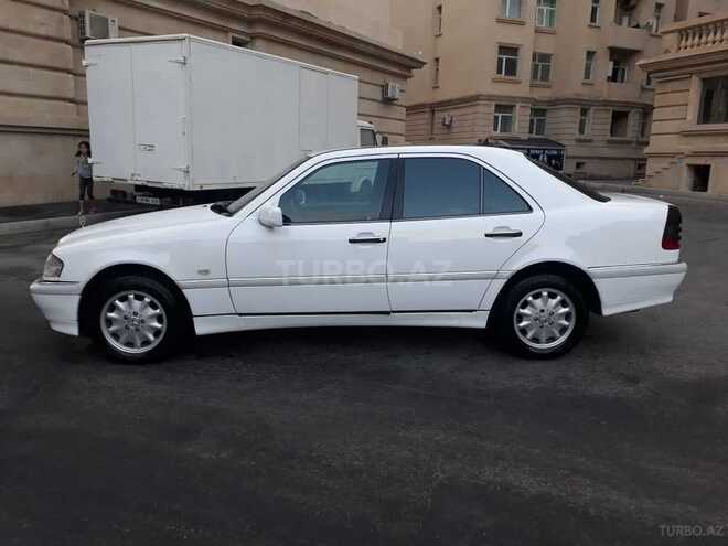 Mercedes C 220 2000, 290,000 km - 2.2 l - Bakı