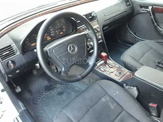 Mercedes C 220 2000, 290,000 km - 2.2 l - Bakı