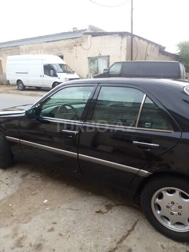 Mercedes C 220 1995, 239,628 km - 2.2 л - Bakı