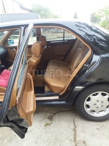 Mercedes C 220 1995, 239,628 km - 2.2 л - Bakı